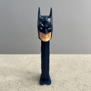 Batman PEZ dispenser - Vintage 1995 DC Comics Blue Batman